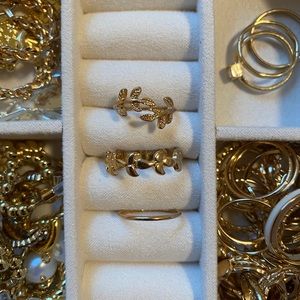 GOLD RINGS SET OF THREE